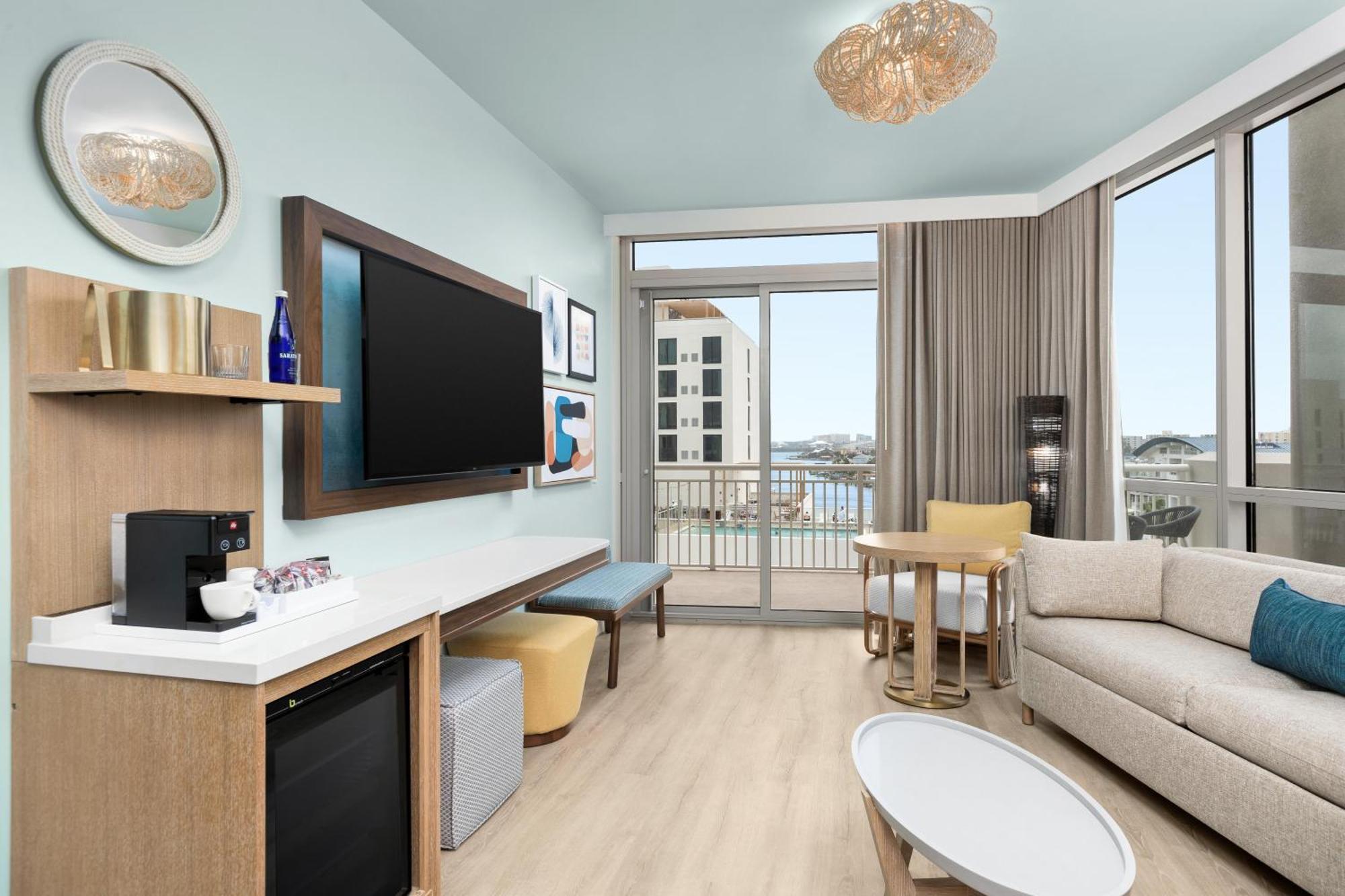 Two-Bedroom Parlor King Suite Sofa Bed Balcony,1583845826:JPEG